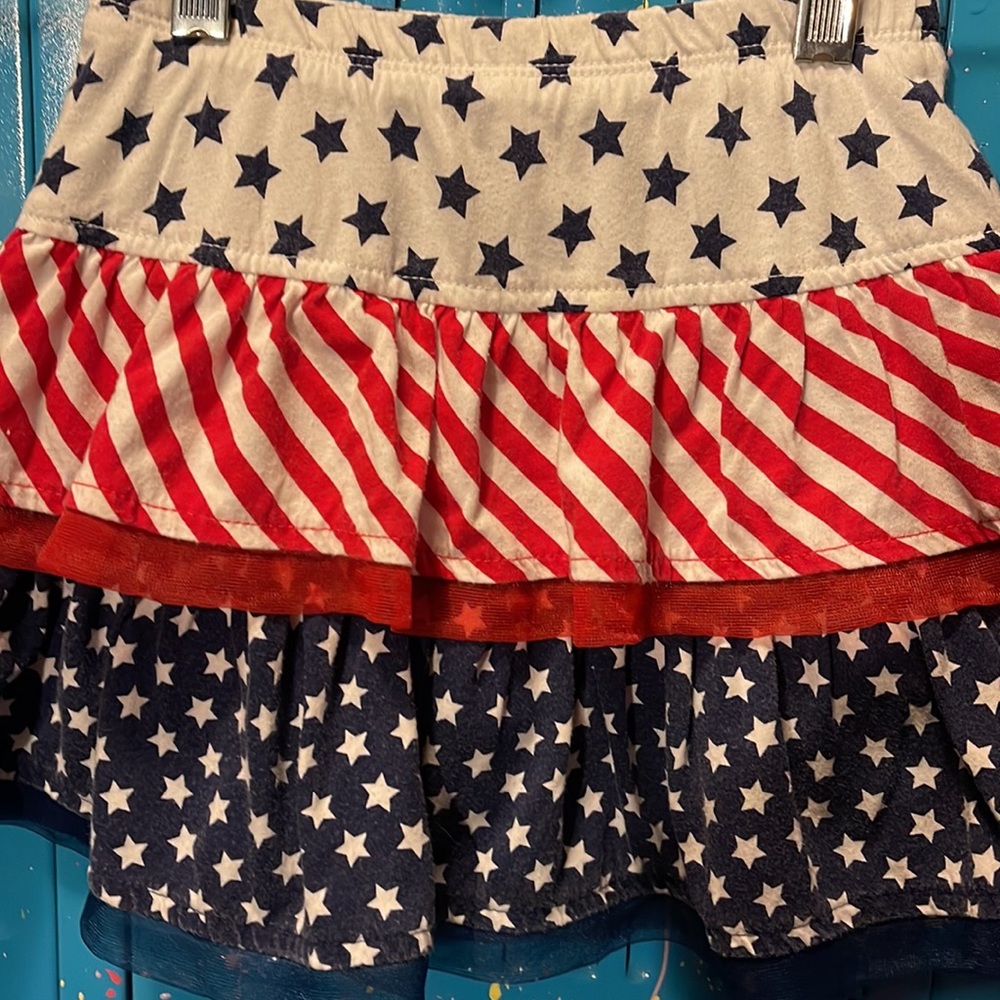 💰🚨CLEARANCE 🚨💰 
Celebrate. Girls skort. 5T. G176 - Picture 2 of 7